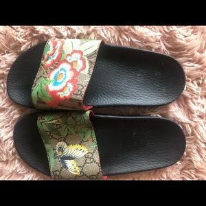 gucci pursuit floral slides